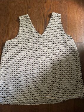 Ann Taylor Factory Cream and Black Patterned V-Neck Tank